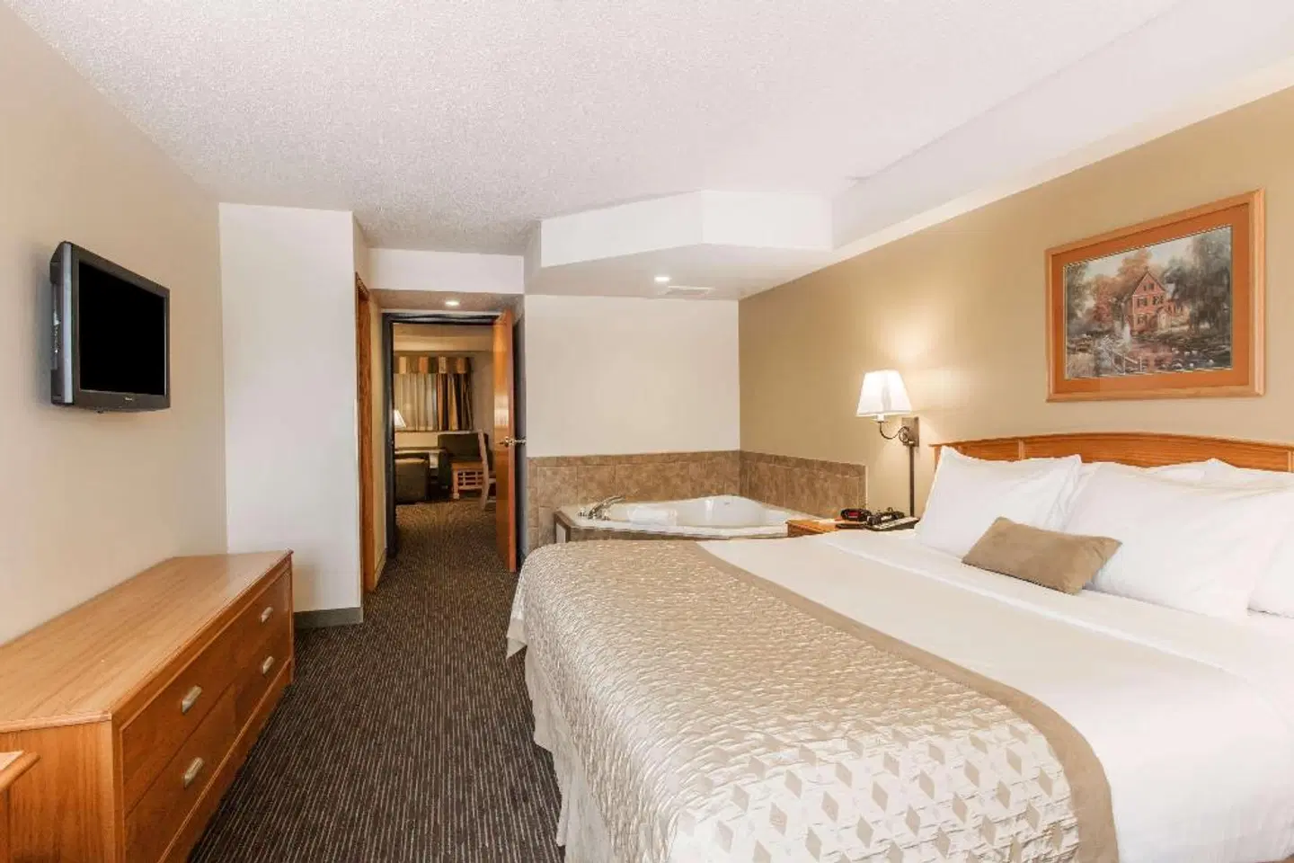 Ramada by Wyndham Sioux Falls Airport Hotel & Suites ROOM_EXAMPLE