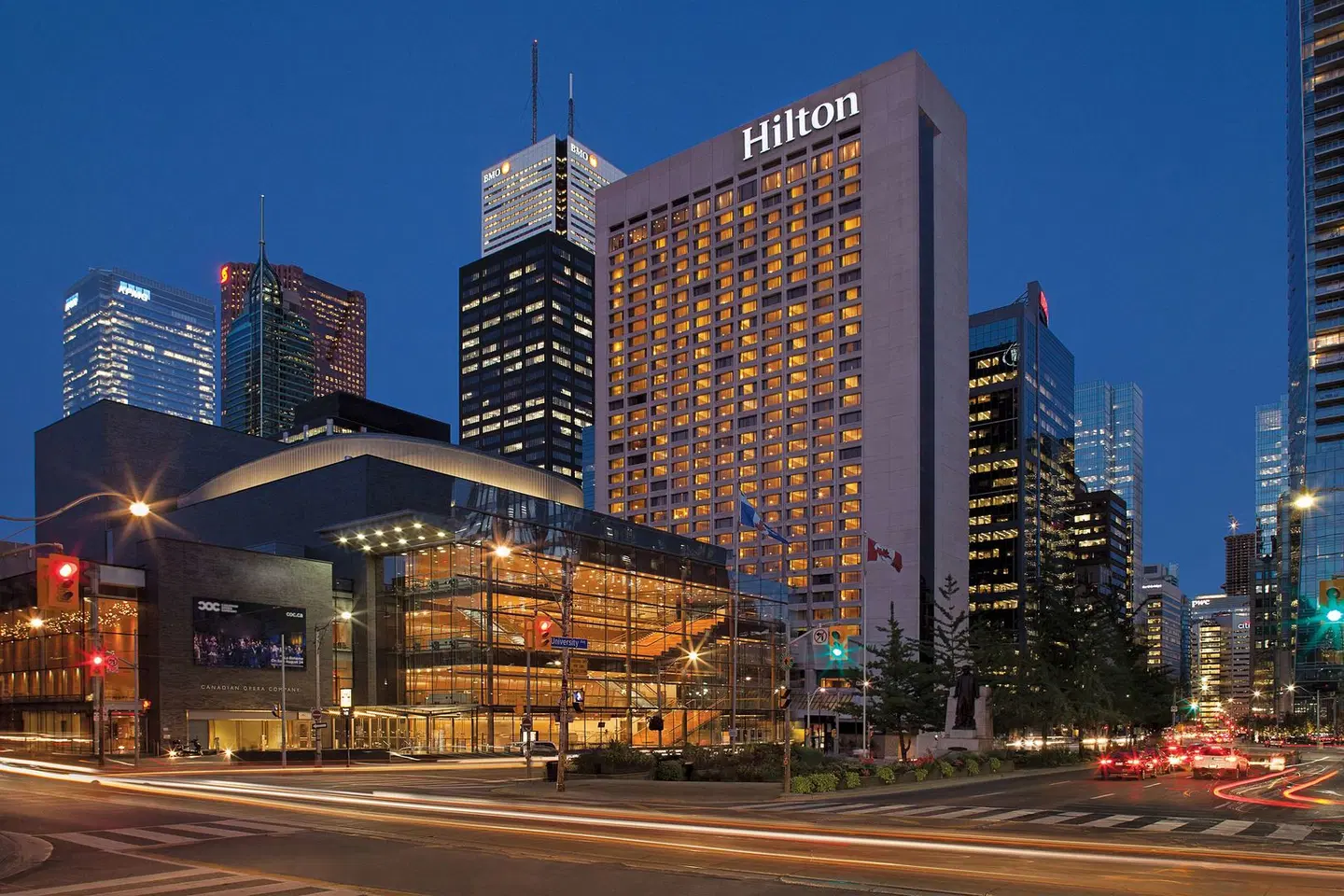 Hilton Toronto EXTERIOR