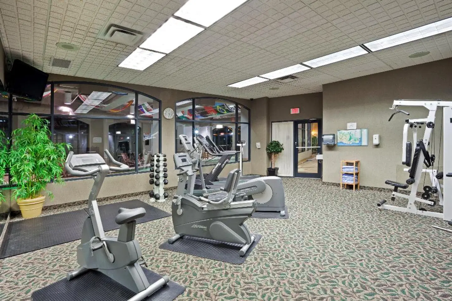 Holiday Inn North Vancouver SPORTS_AND_LEISURE