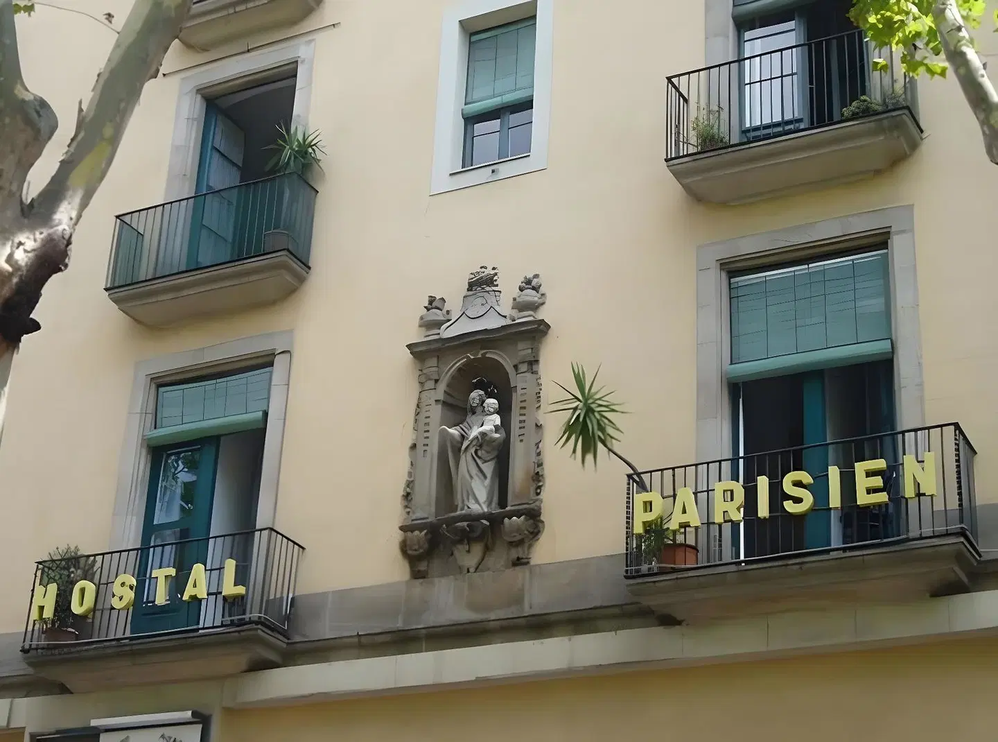 Hostal Parisien EXTERIOR