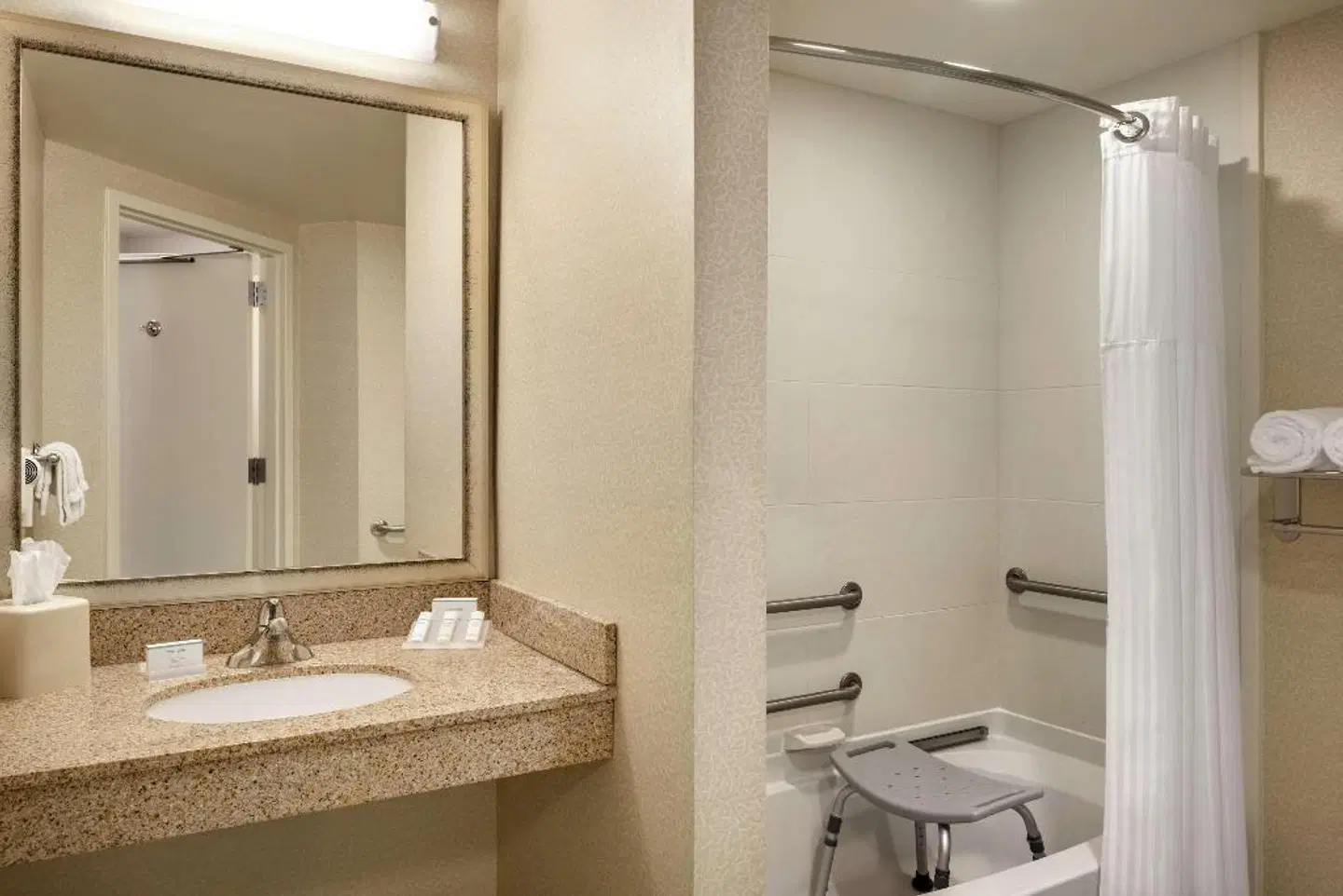 Hilton Garden Inn Minneapolis Downtown Badezimmer