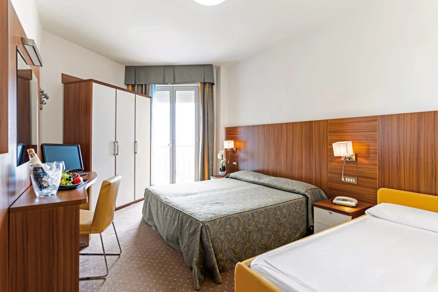 Touring ROOM_EXAMPLE