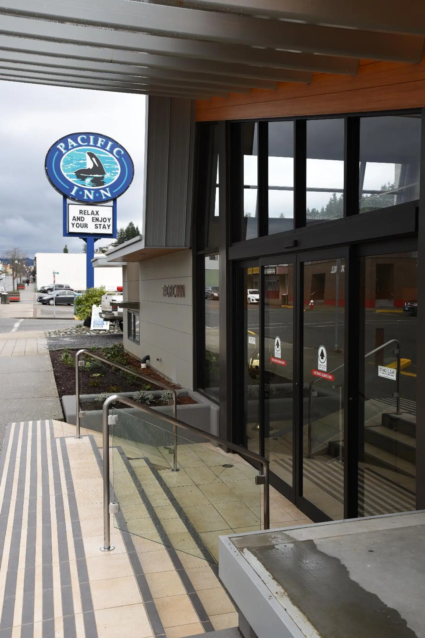 The Pacific Inn EXTERIOR