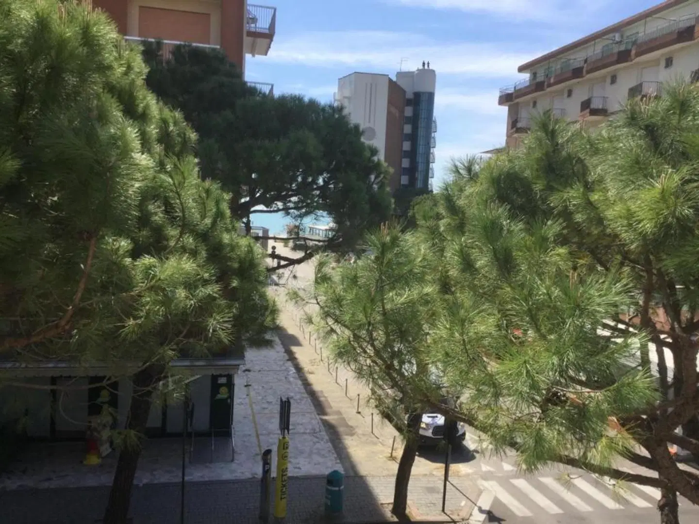 La Maison Hotel EXTERIOR