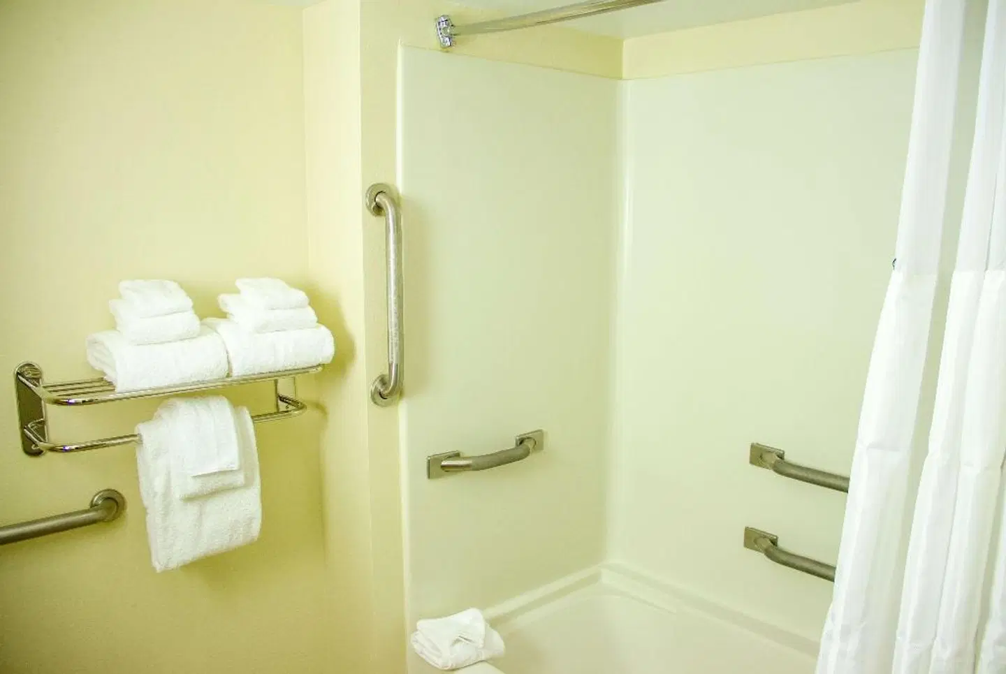 Wyndham Garden Fort Walton Beach Destin Badezimmer