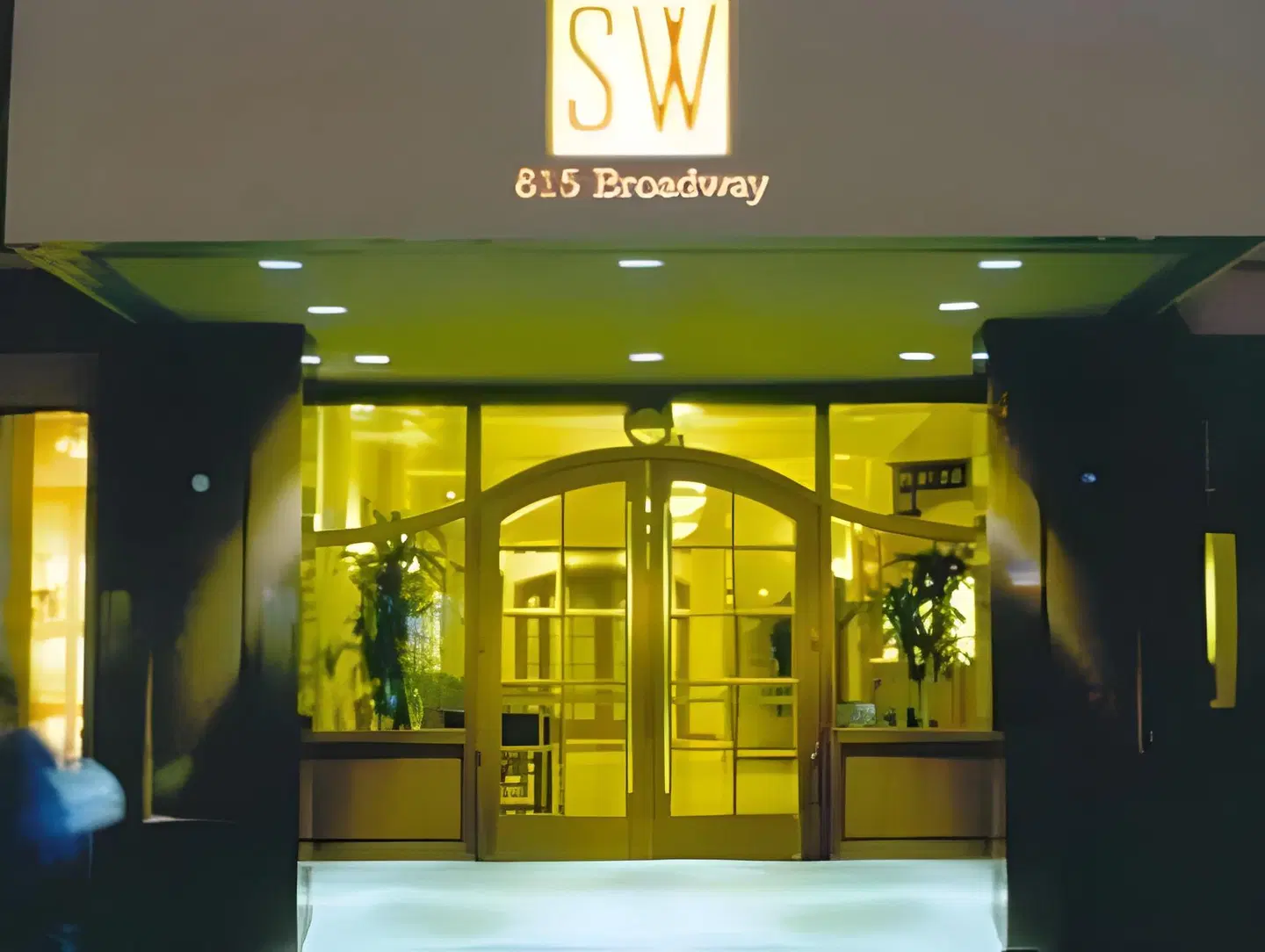 SW Hotel EXTERIOR