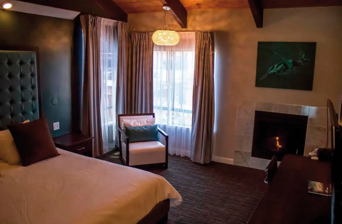 Munras Inn ROOM_EXAMPLE