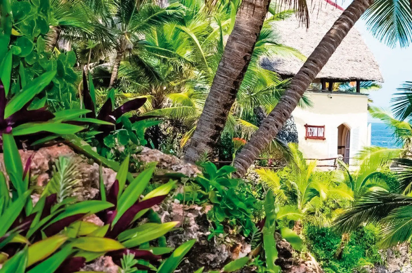 Bahari Beach Hotel LANDSCAPE