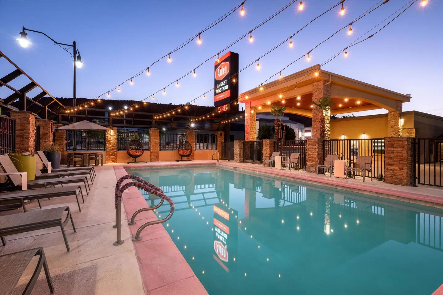 Aiden By Best Western @ St. George OUTDOOR_POOL