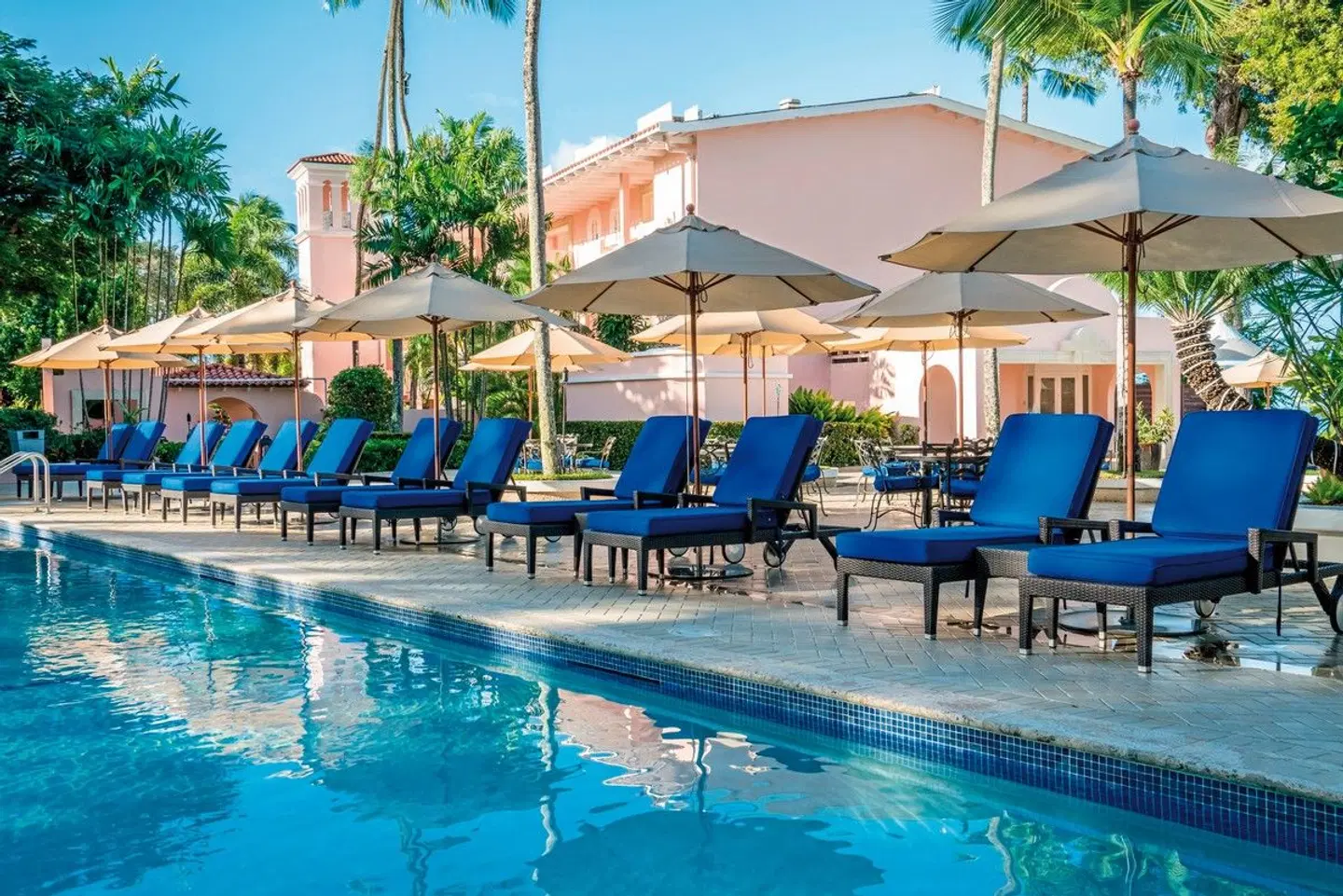 Fairmont Royal Pavilion OUTDOOR_POOL