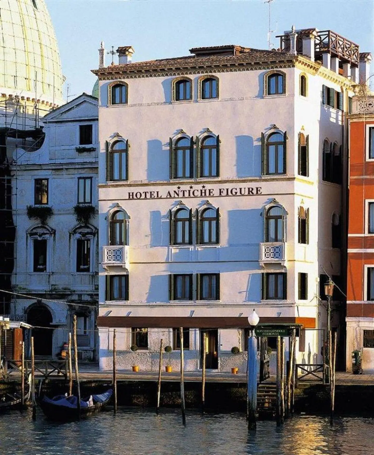 Antiche Figure EXTERIOR