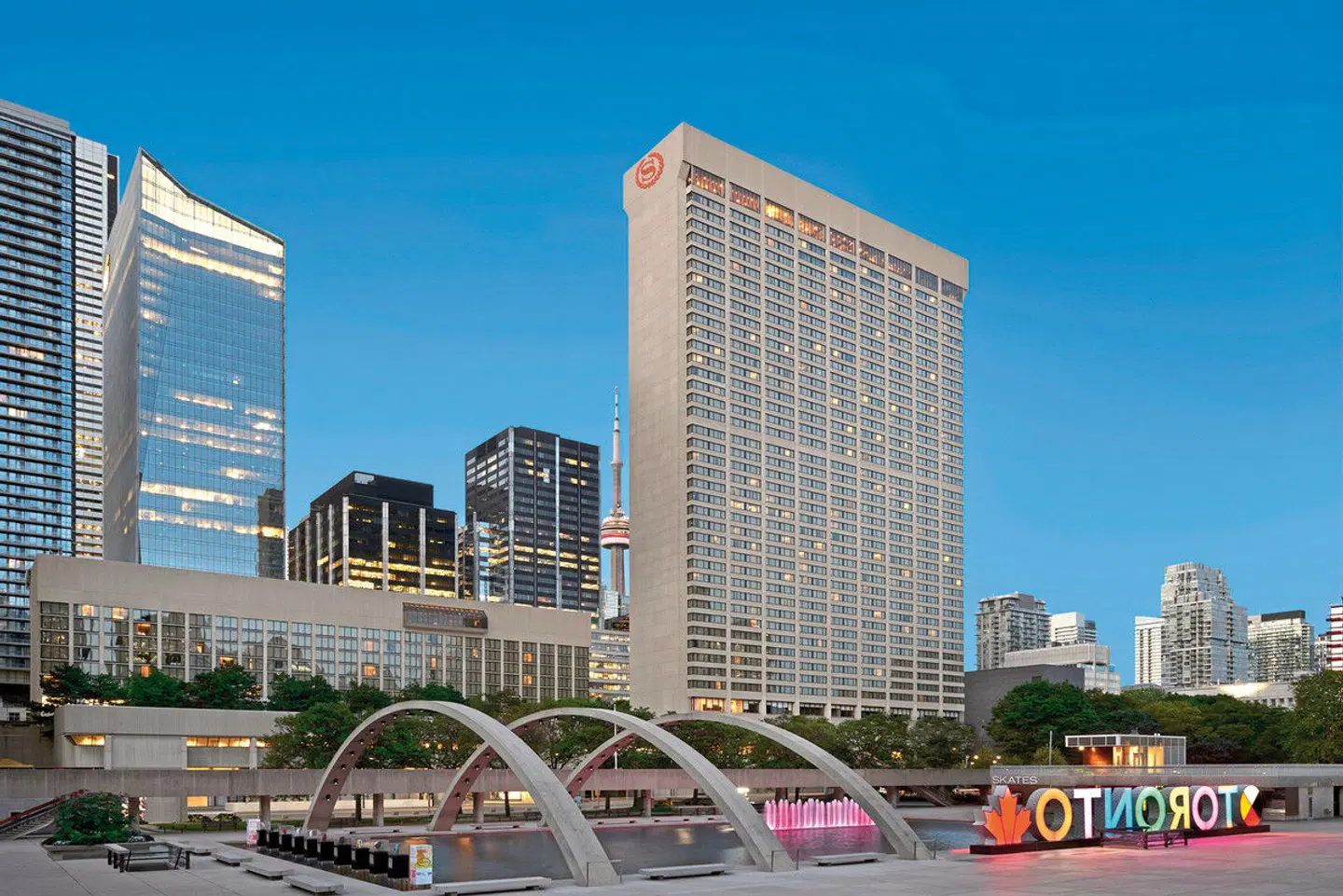 Sheraton Centre Toronto Hotel EXTERIOR