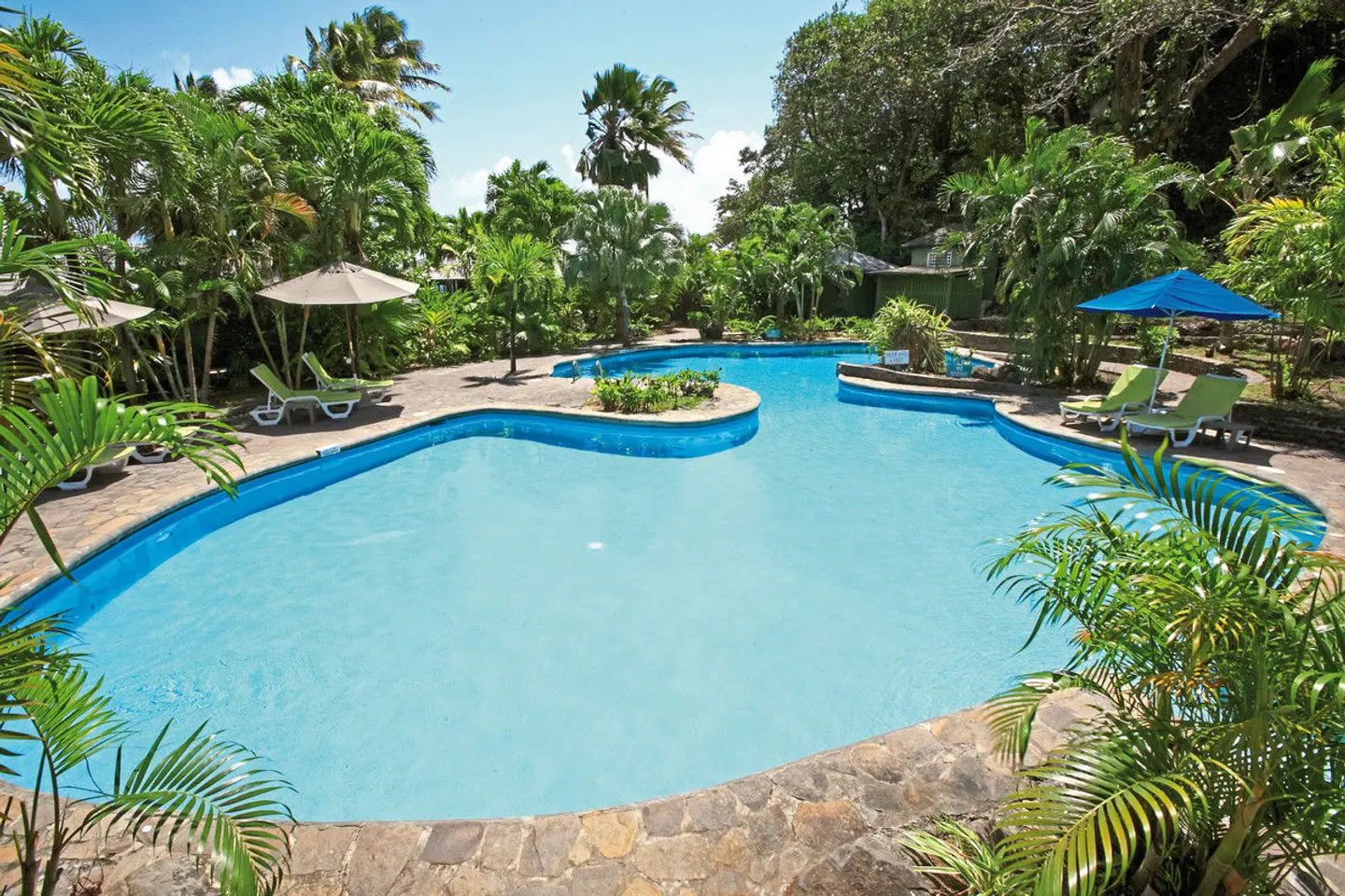 Young Island OUTDOOR_POOL