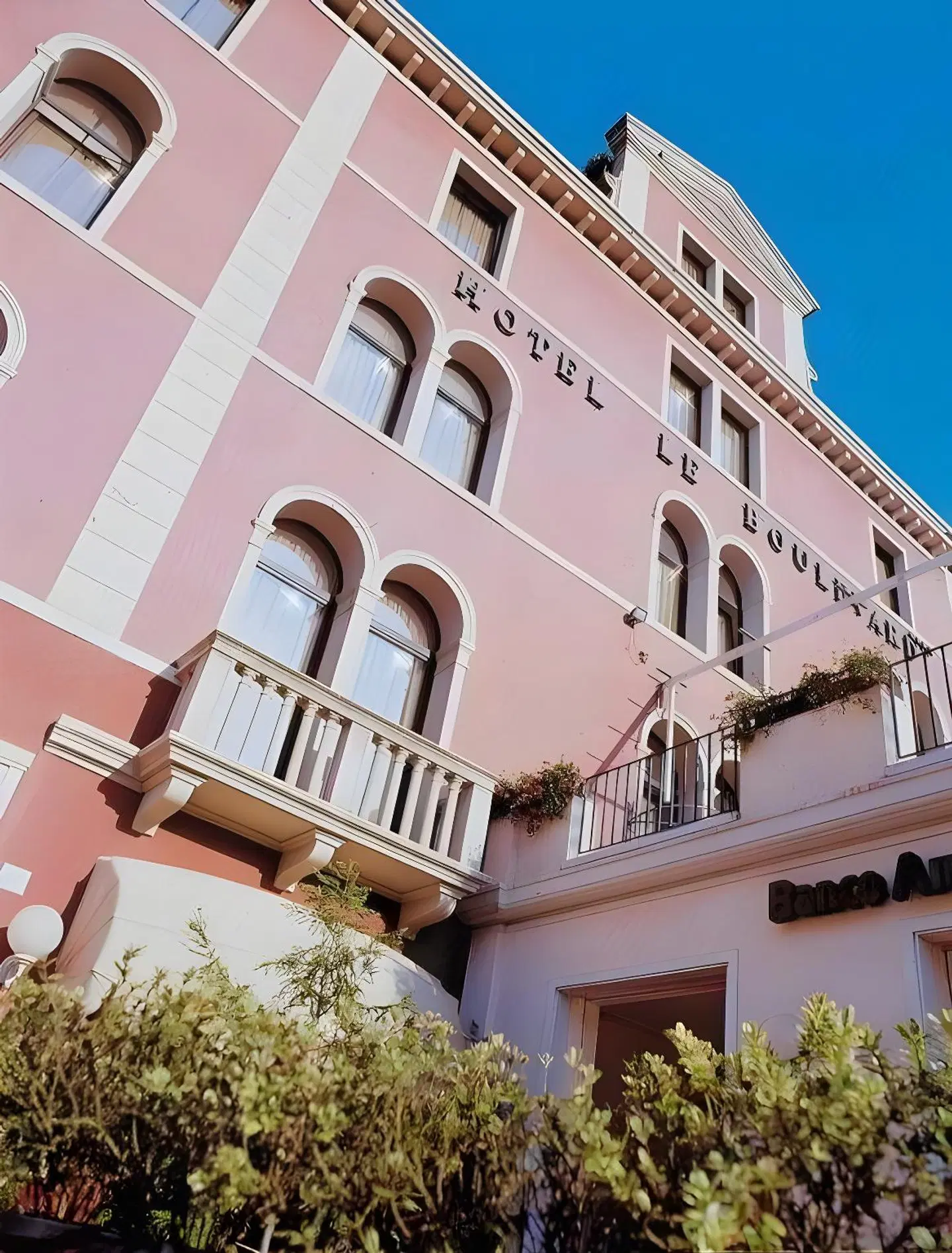 Le Boulevard EXTERIOR