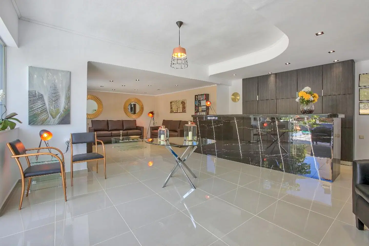 Happy Days LOUNGE_LOBBY