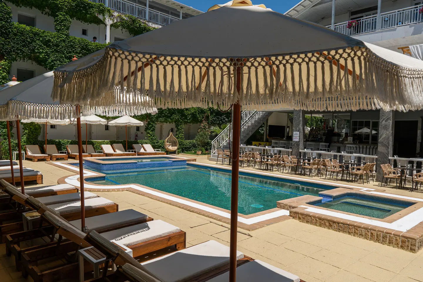 Olympic Kosma Hotel & Villas OUTDOOR_POOL