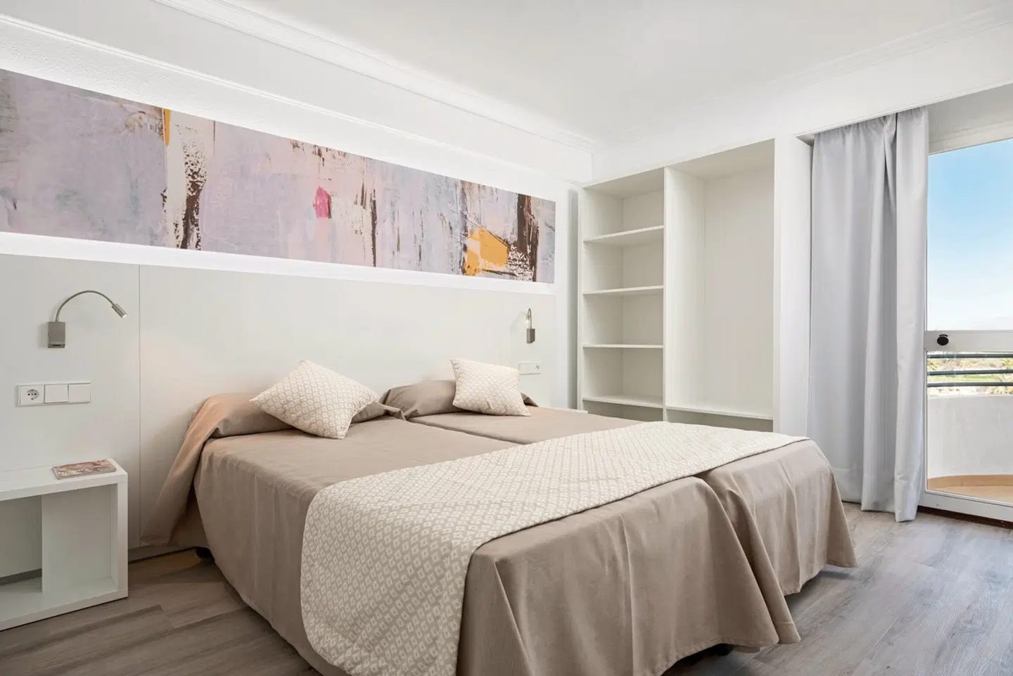 Alcudia Beach ROOM_EXAMPLE