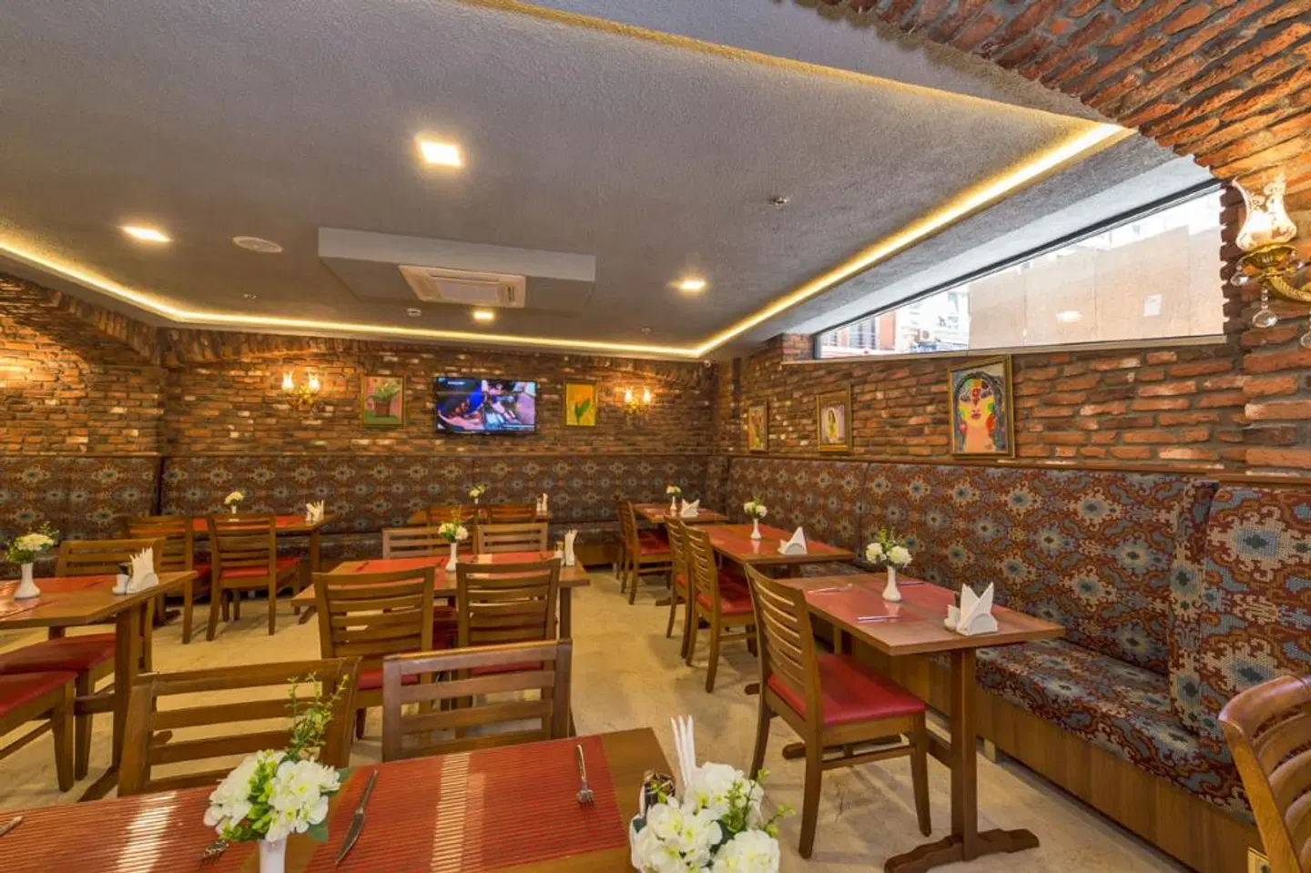 Aprilis Gold Hotel Restaurant