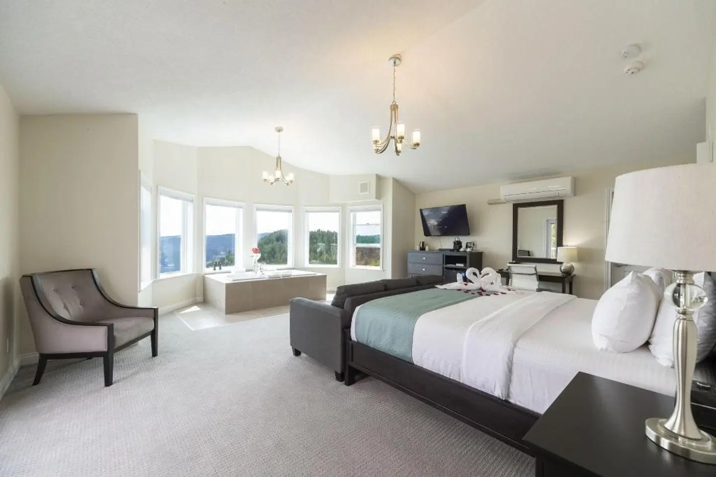 Villa Eyrie Resort ROOM_EXAMPLE