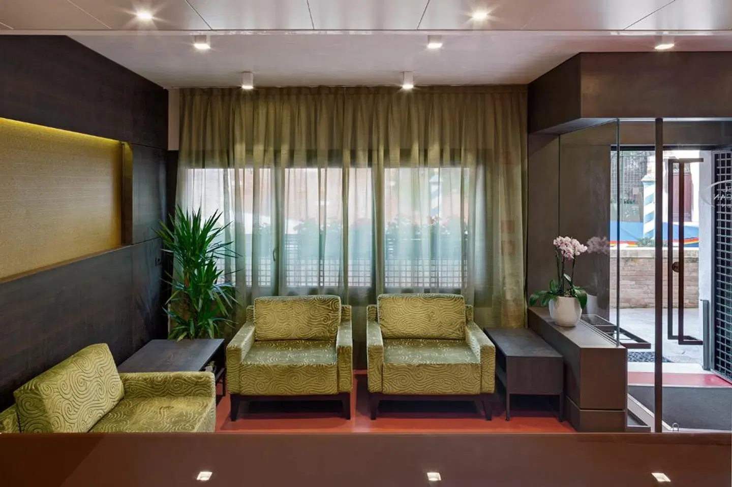 American-Dinesen LOUNGE_LOBBY