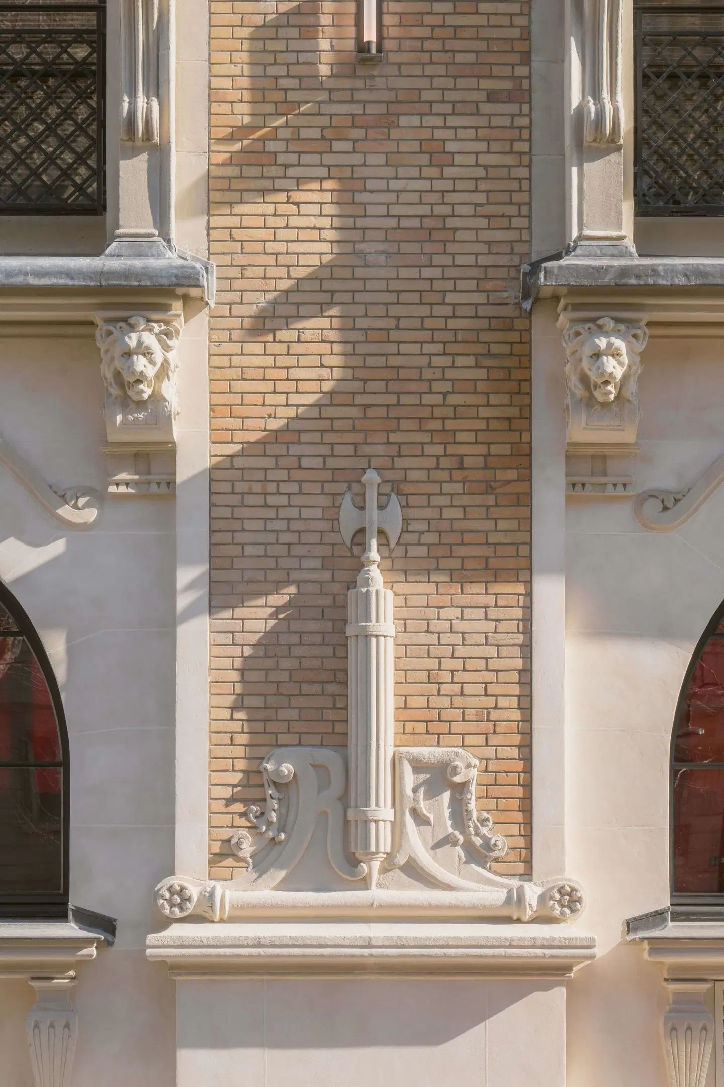 SAX Paris, LXR Hotels & Resorts EXTERIOR