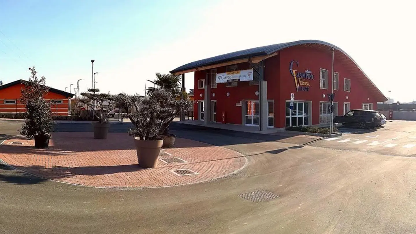 Camping Verona Village EXTERIOR