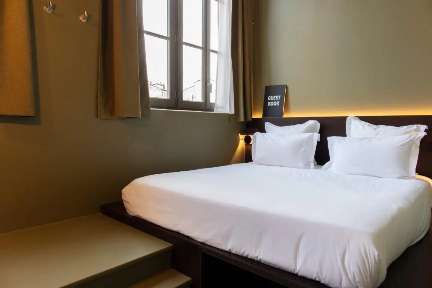 The People Lyon ROOM_EXAMPLE