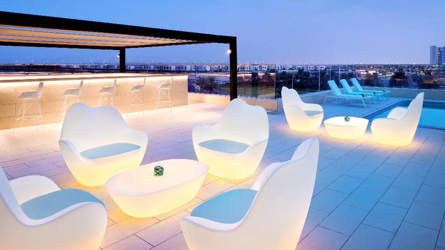 Holiday Inn Dubai Al-Maktoum Airport Terrasse