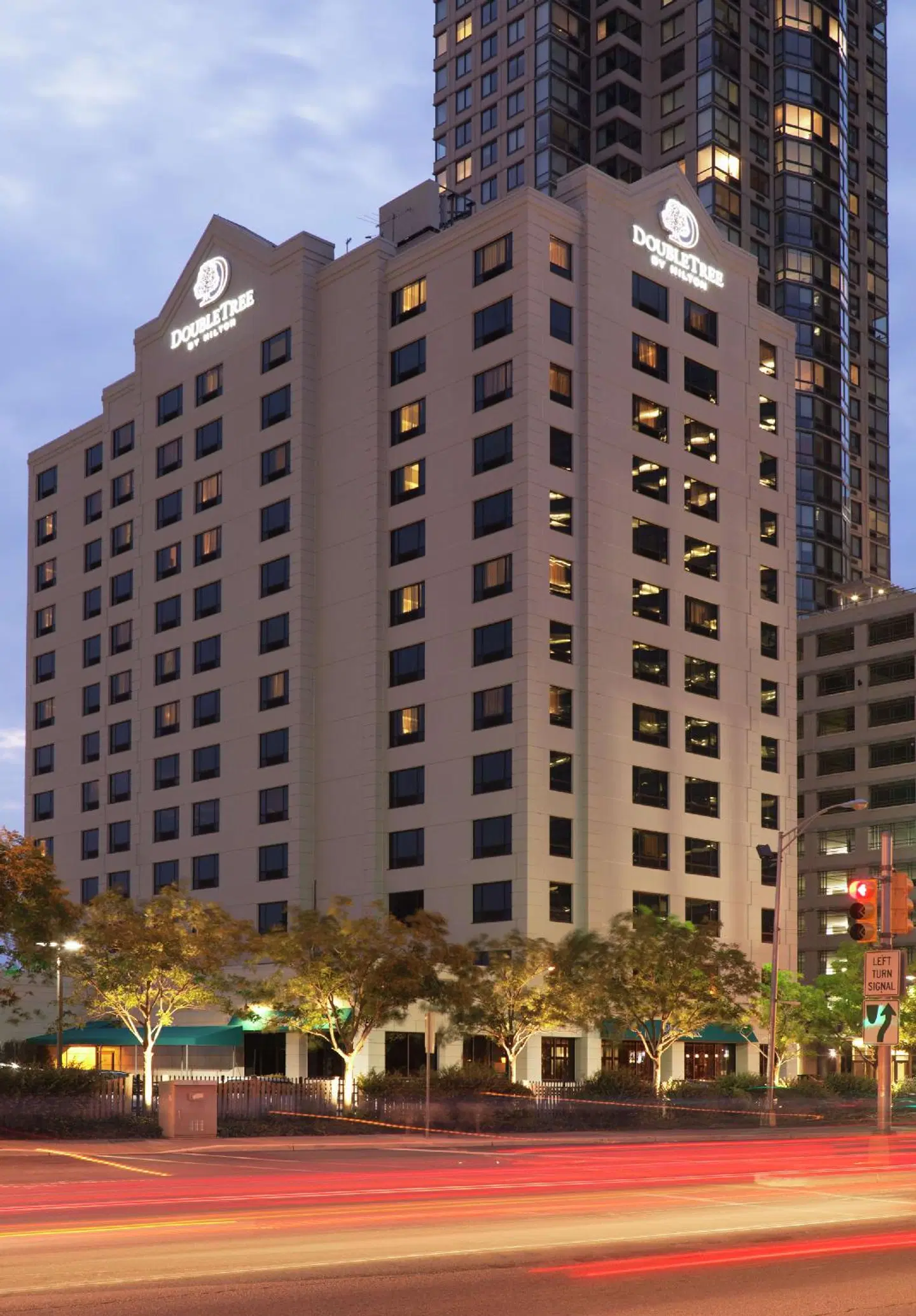 DoubleTree by Hilton Hotel & Suites Jersey City EXTERIOR