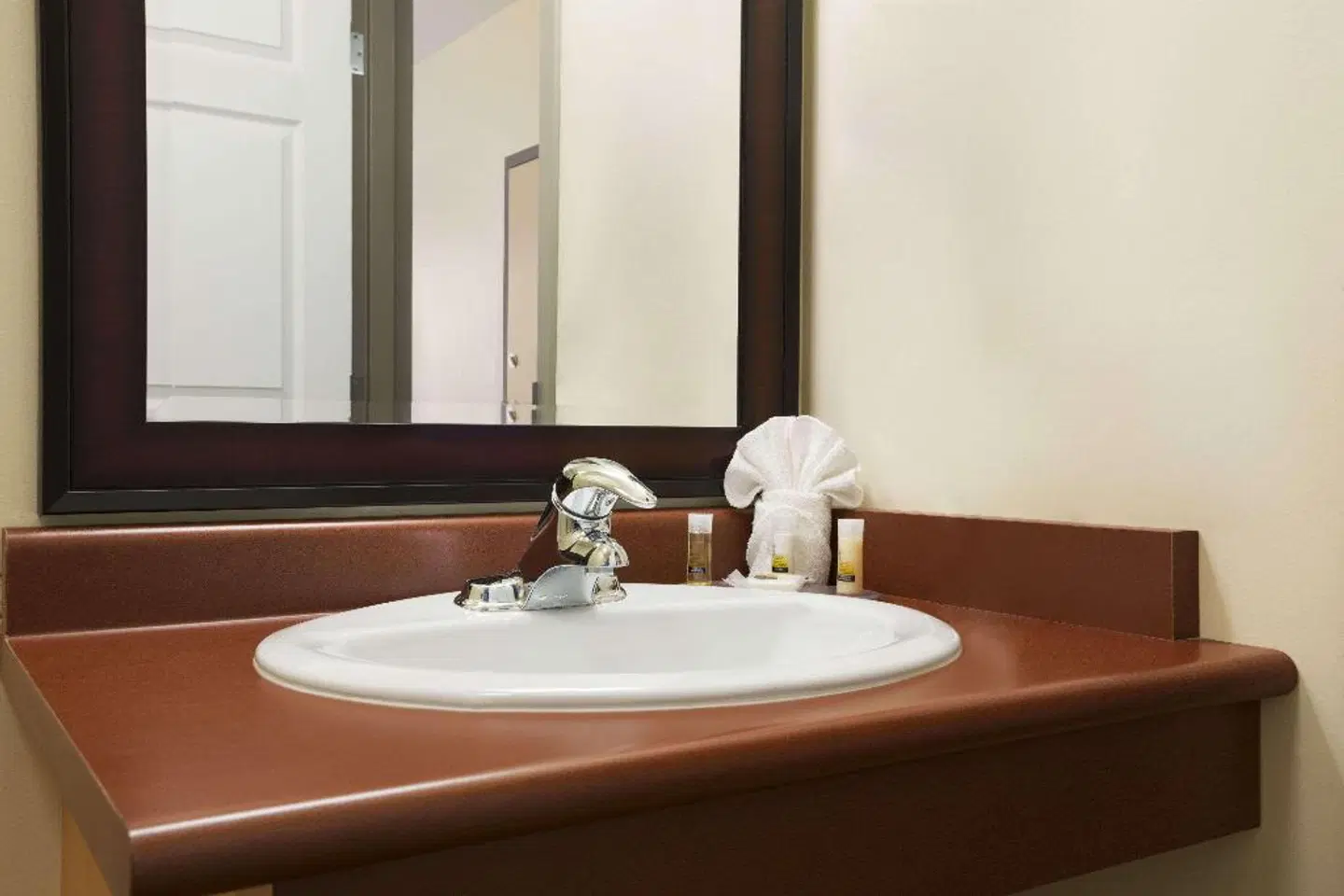 Days Inn by Wyndham Dawson Creek Badezimmer