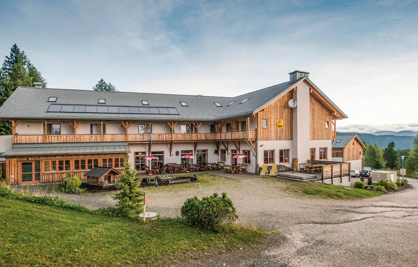 JUFA Hotel Hochrindl EXTERIOR
