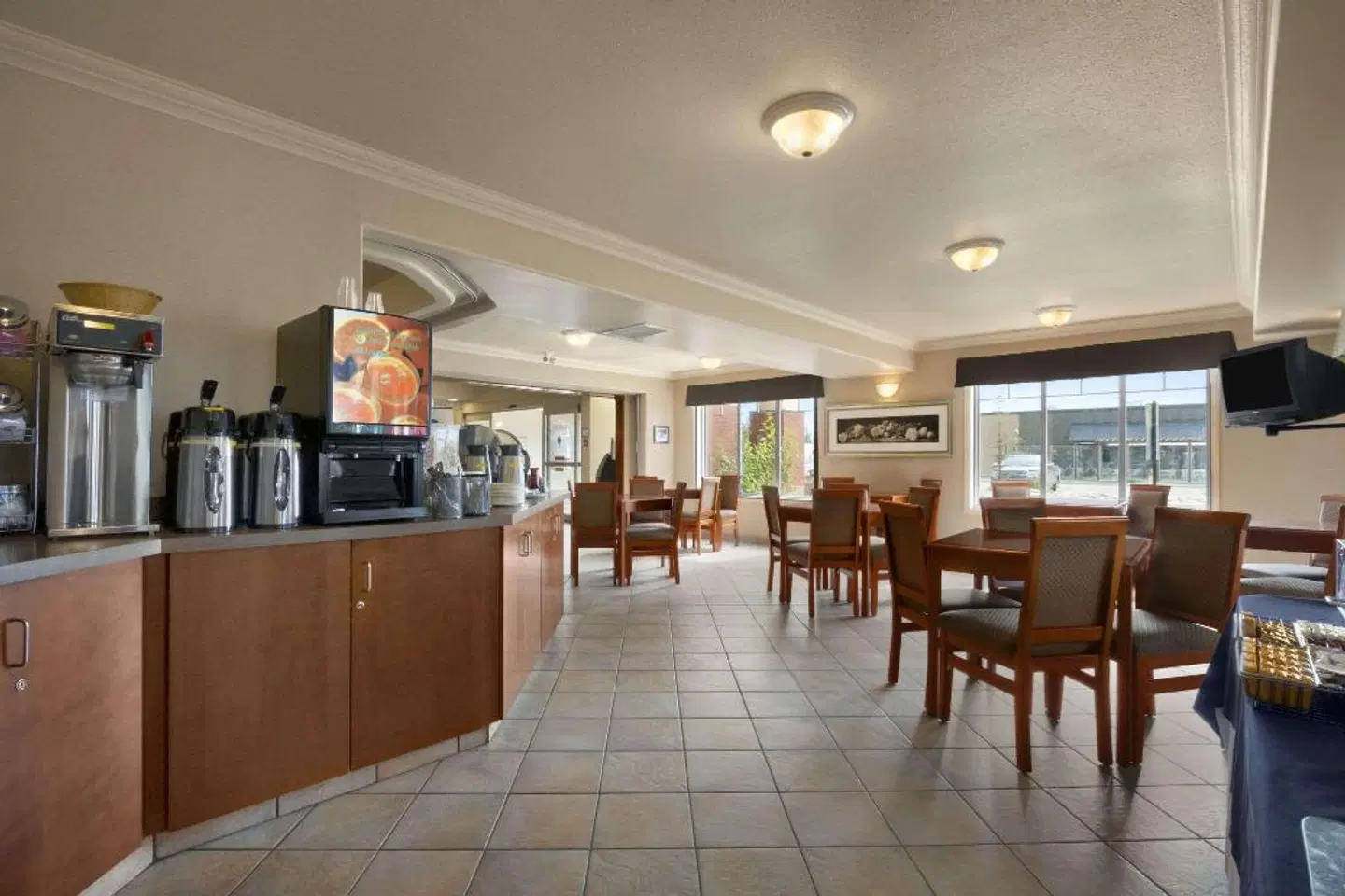 Super 8 by Wyndham Fort St. John BC LOUNGE_LOBBY