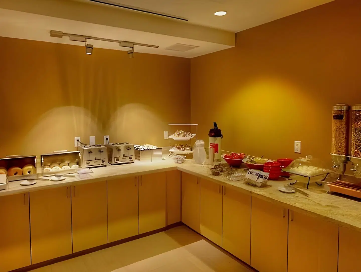 TownePlace Suites by Marriott Denver Airport at Gateway Park Badezimmer