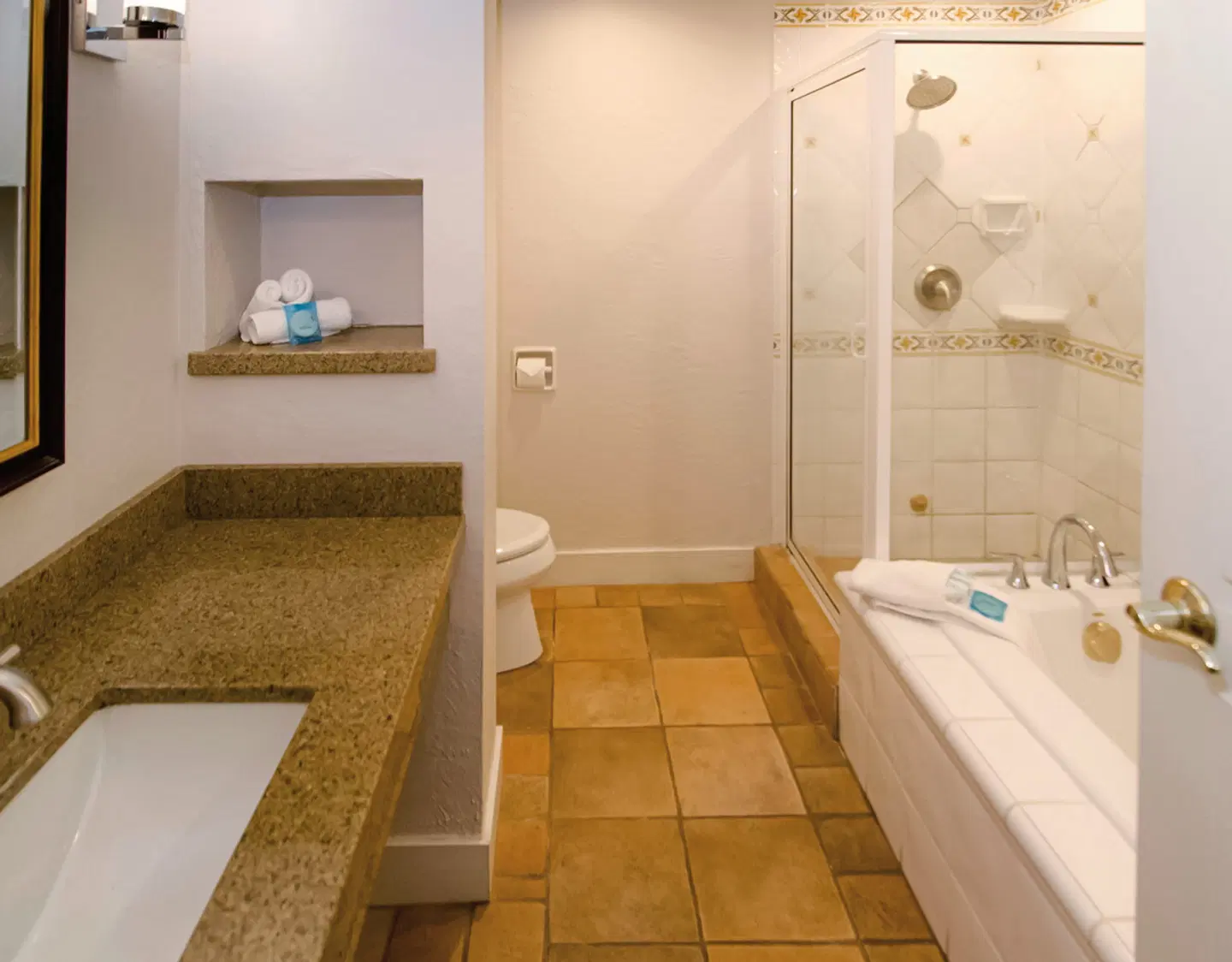 Galiano Oceanfront Inn & Spa Badezimmer