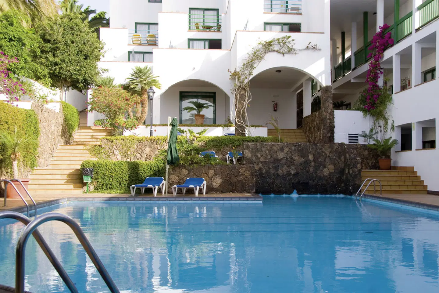 Aparthotel Esquinzo Y Monte del Mar OUTDOOR_POOL