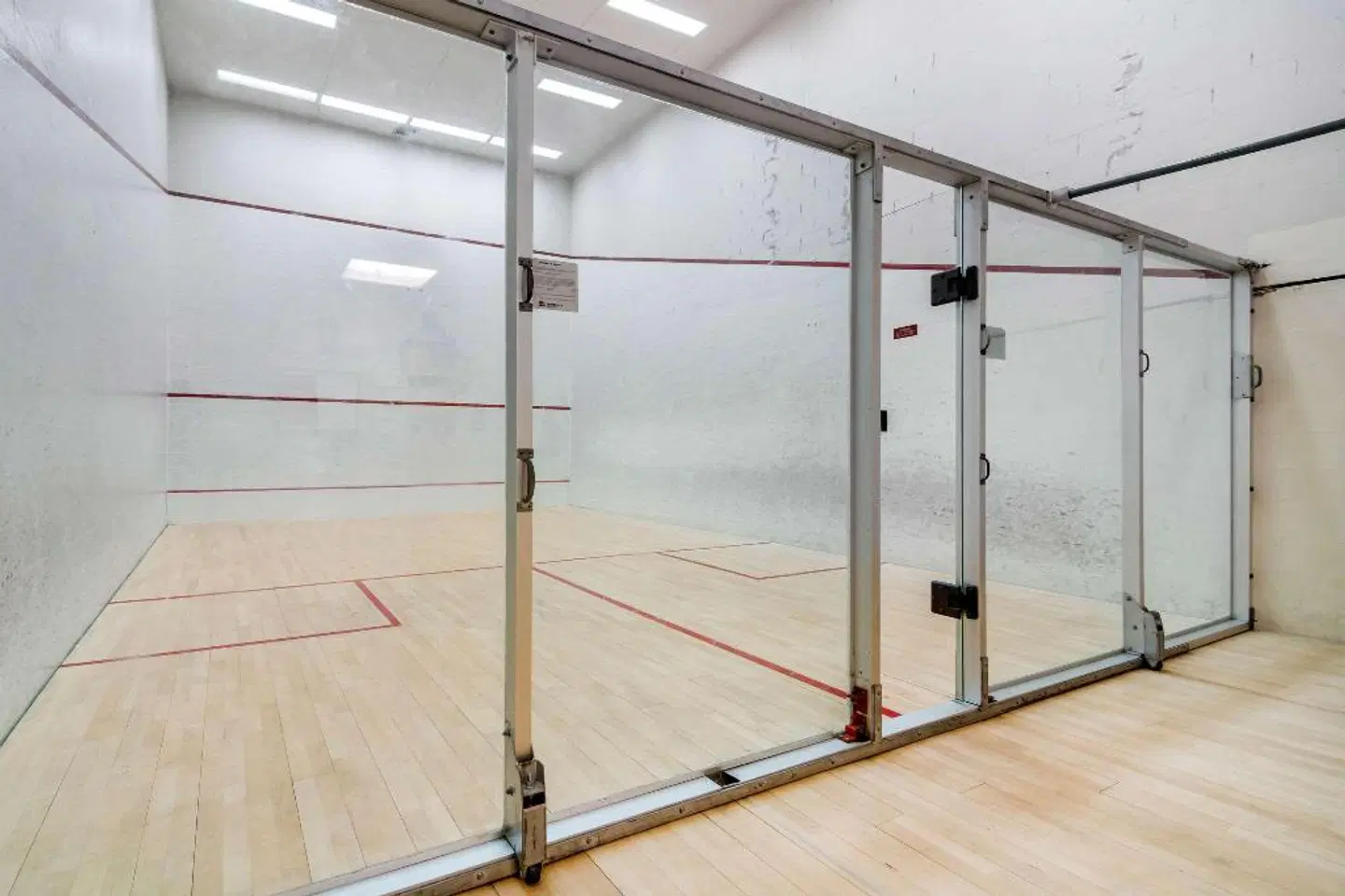 Quality Resort Bayside Parksville Badezimmer