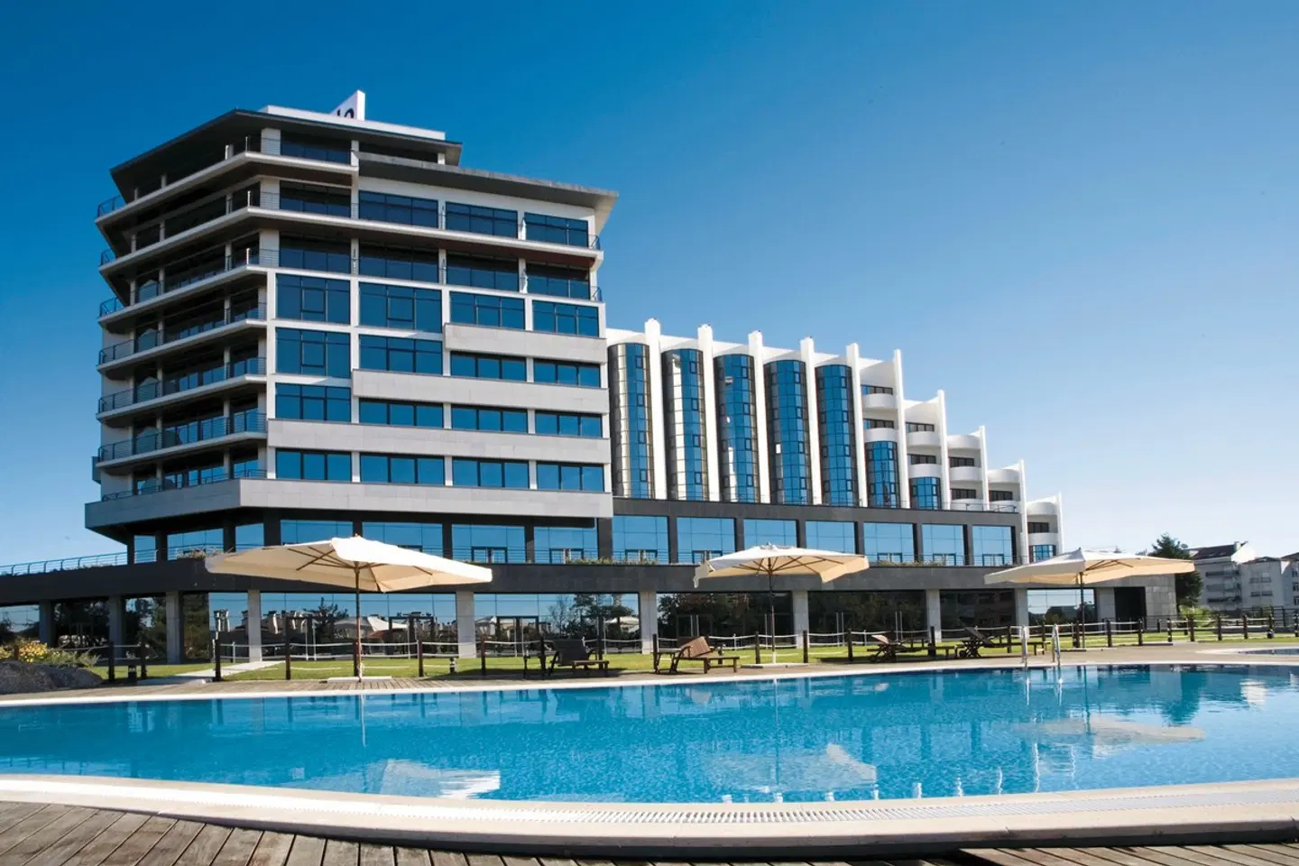 Montebelo Viseu Congress Hotel OUTDOOR_POOL