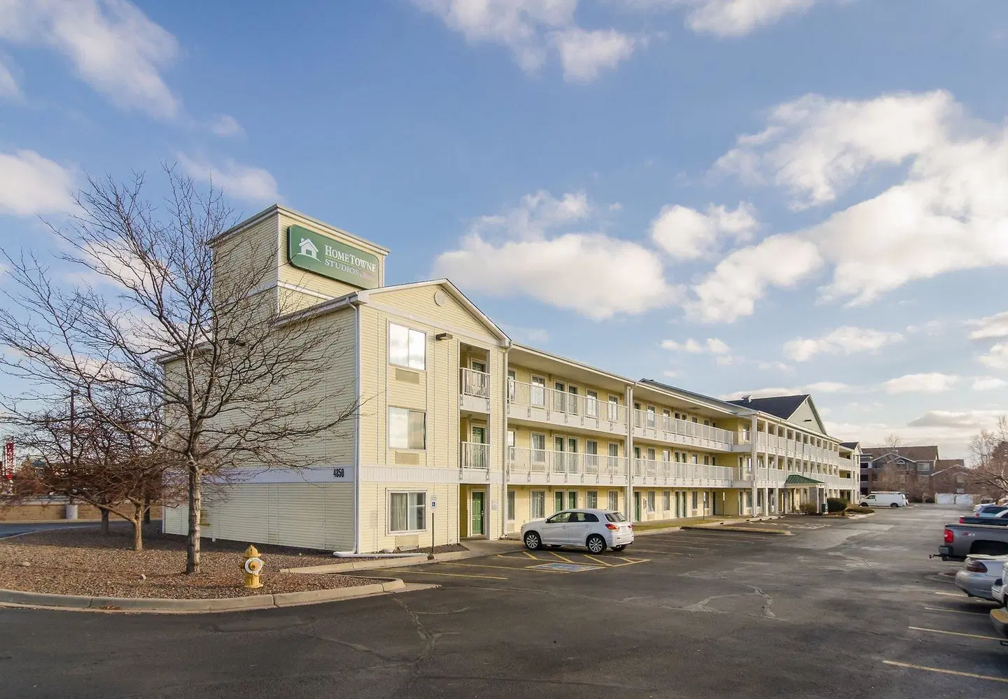 HomeTowne Studios Denver - Glendale/ Cherry Creek EXTERIOR