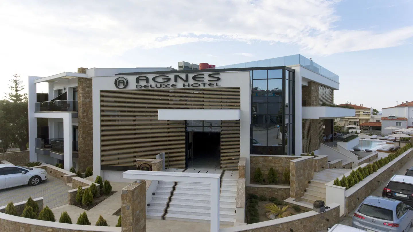 Agnes Deluxe Hotel EXTERIOR
