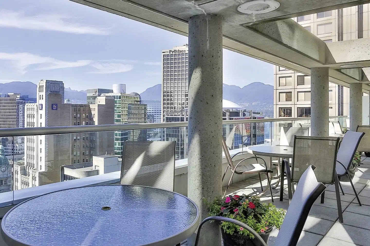 Delta Hotels by Marriott Vancouver Downtown Suites Terrasse