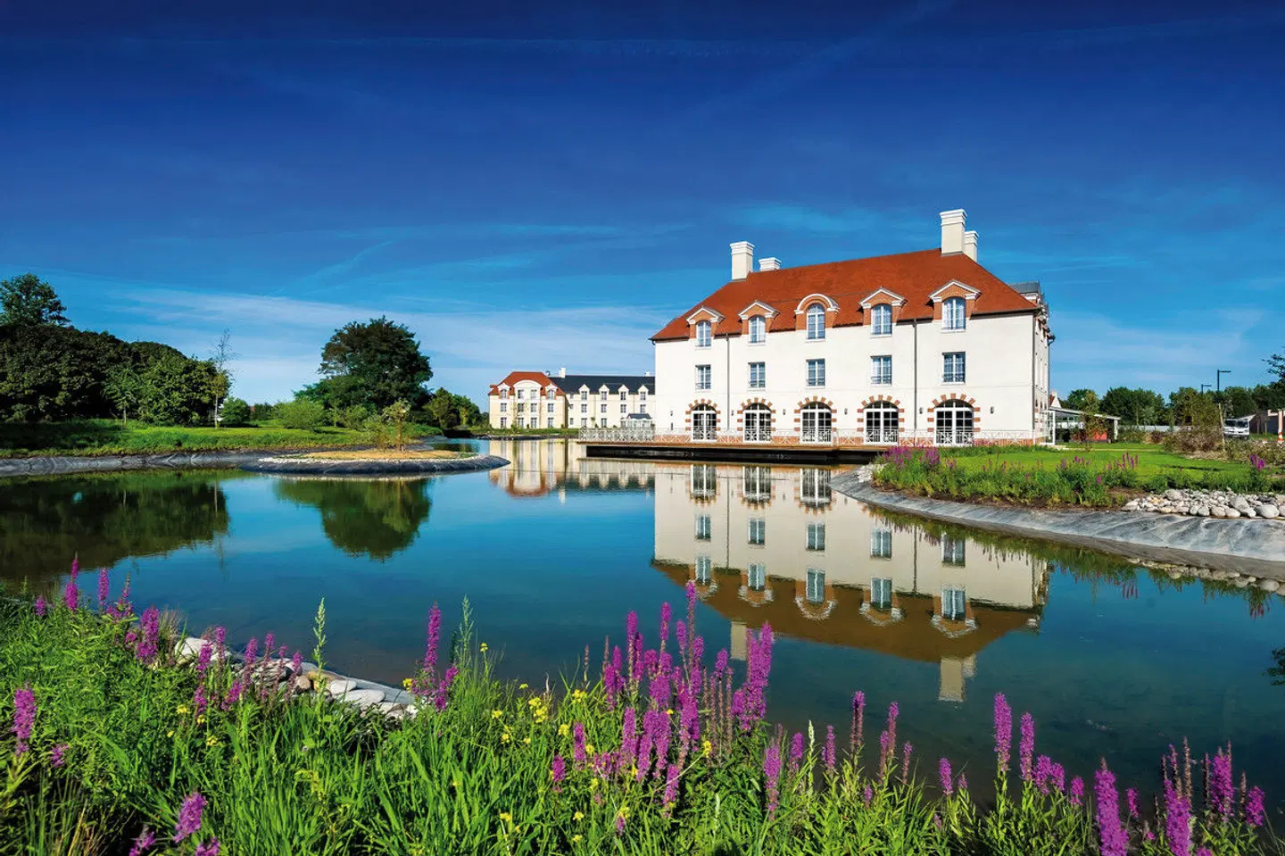 Staycity Aparthotels Near Disneyland Paris OUTDOOR_POOL