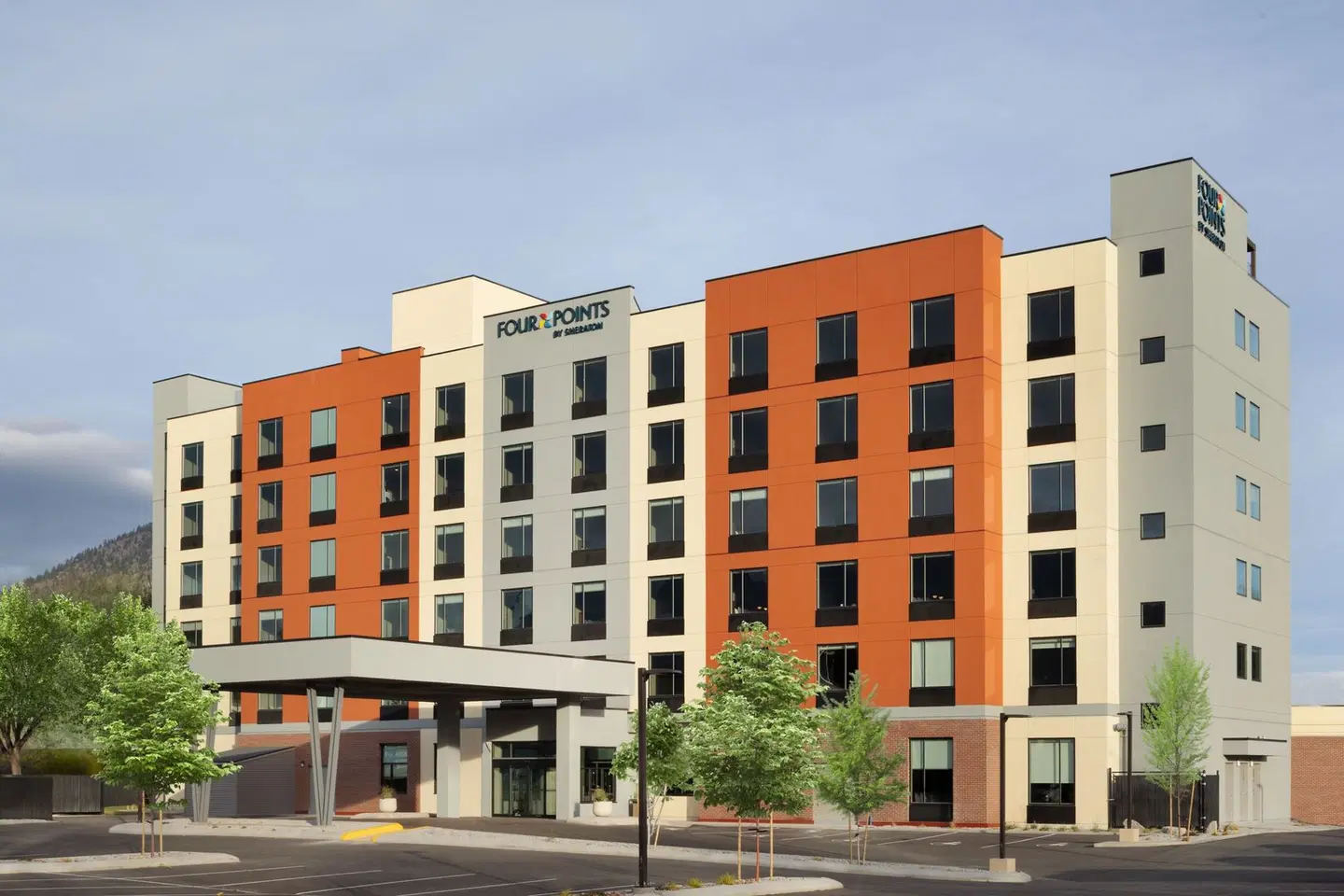 Four Points by Sheraton Penticton at the Convention Centre EXTERIOR