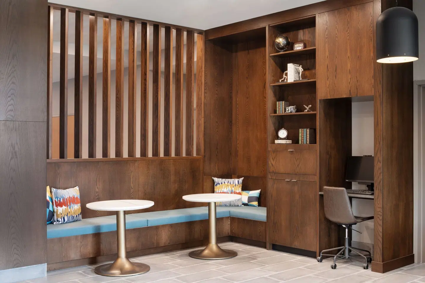 Four Points by Sheraton Penticton at the Convention Centre ROOM_EXAMPLE