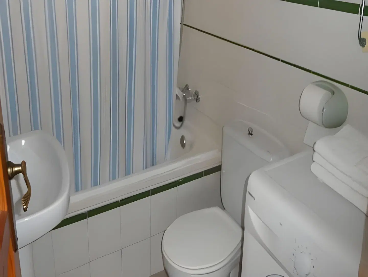 Apartamentos Olympia Garden Badezimmer