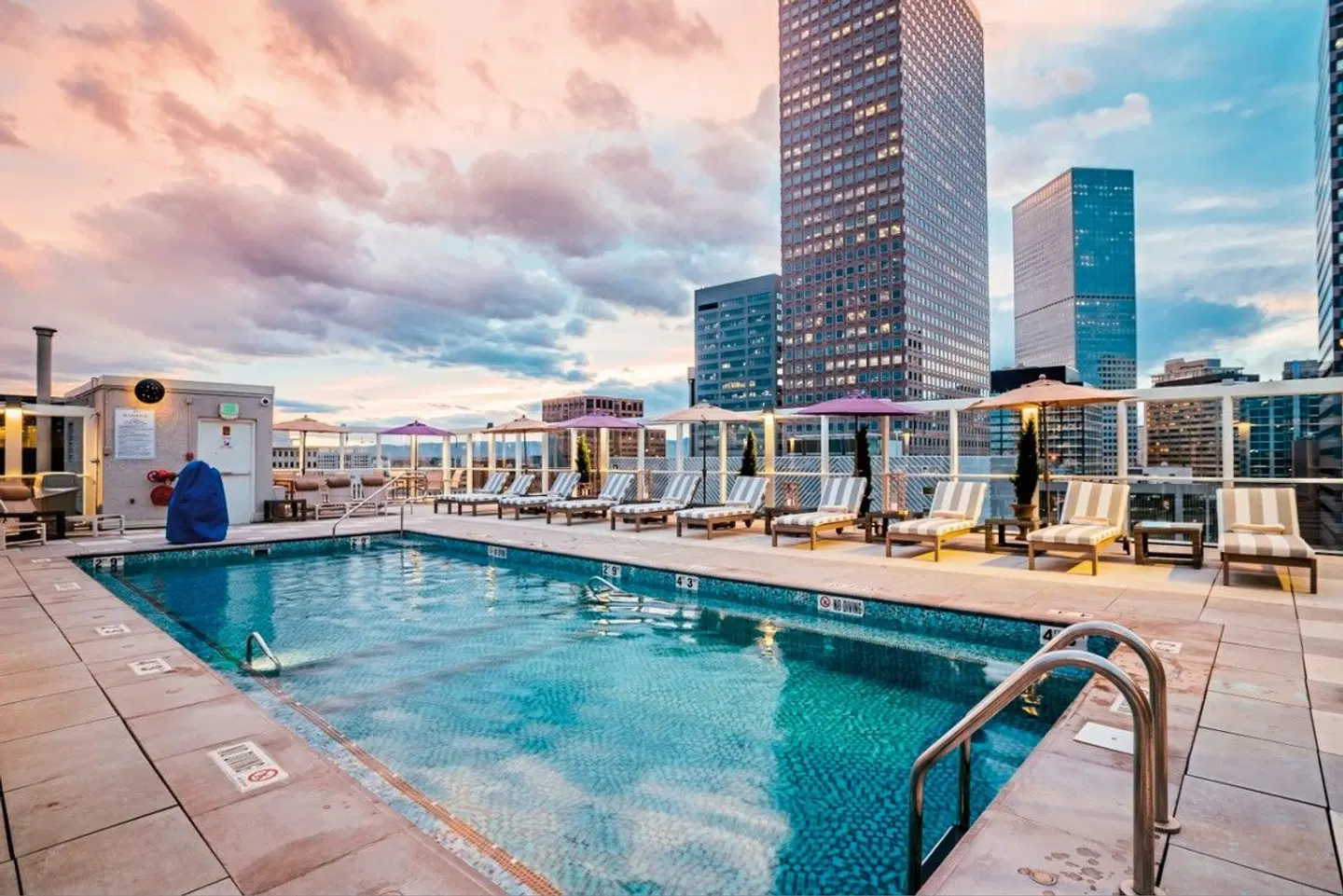 Warwick Hotel Denver OUTDOOR_POOL
