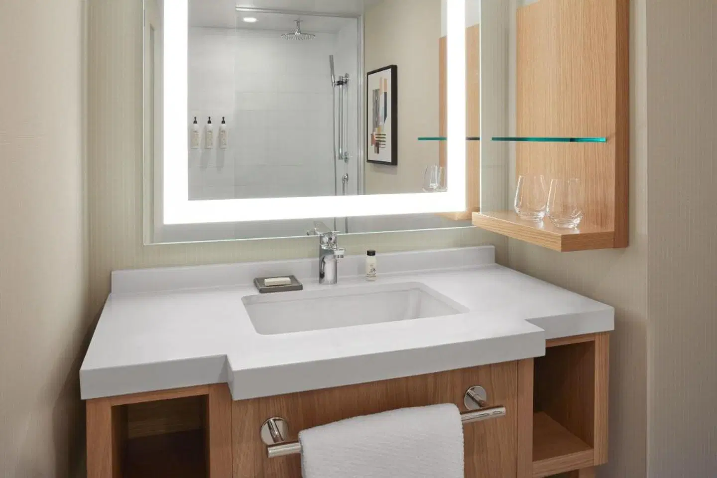 Delta Hotels by Marriott Calgary Airport In-Terminal Badezimmer