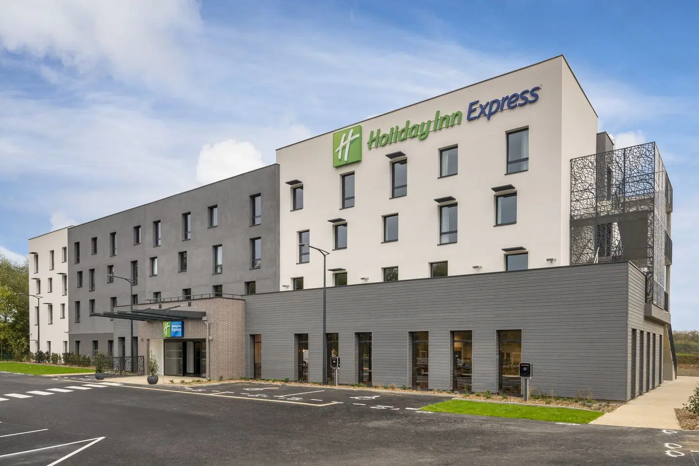 Holiday Inn Express Marne La Vallee Val D Europe EXTERIOR