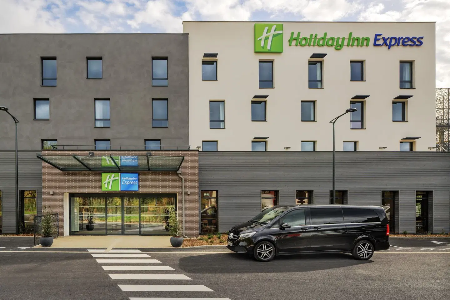 Holiday Inn Express Marne La Vallee Val D Europe EXTERIOR