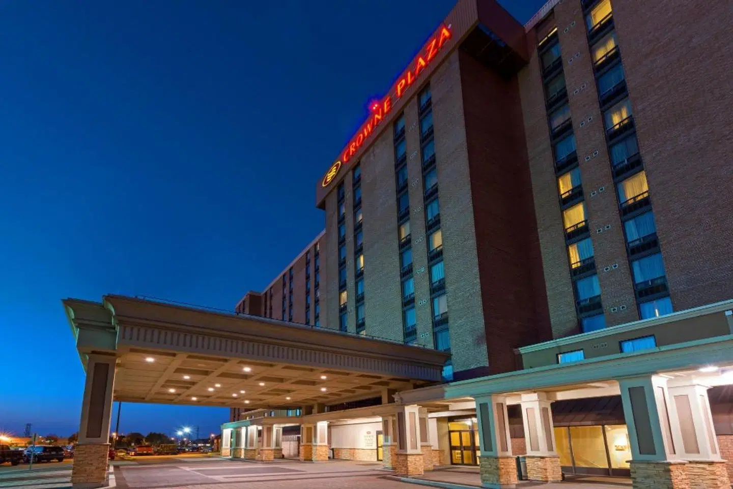 Crowne Plaza Toronto Airport EXTERIOR