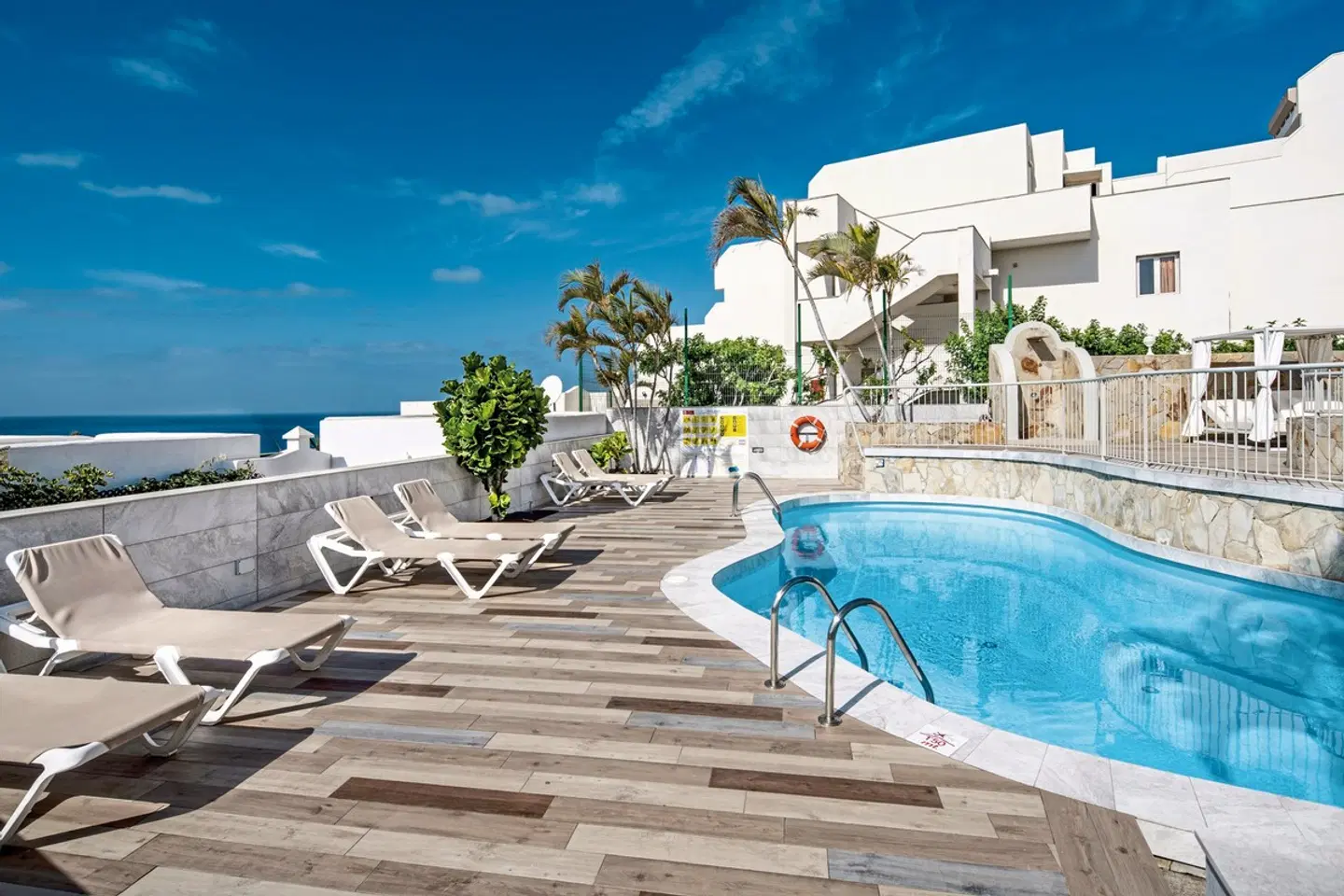 Garden & Sea Boutique Lodging by LIVVO OUTDOOR_POOL